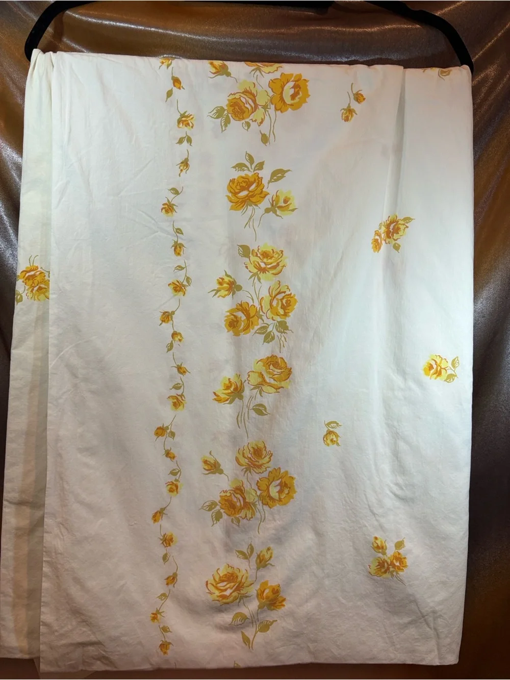 2 Vintage Yellow Rose Floral flat full size Sheets small roses around border 222